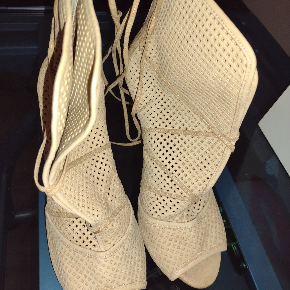 GUESS SHOES